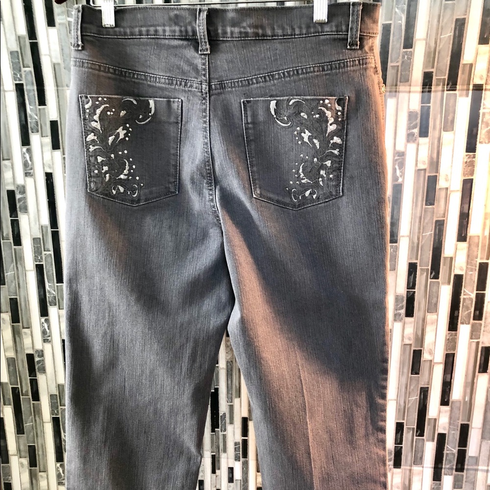 NWOT Embellished pocket gray Amanda stretch jeans
